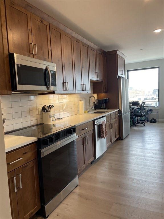400 W Broadway # 405