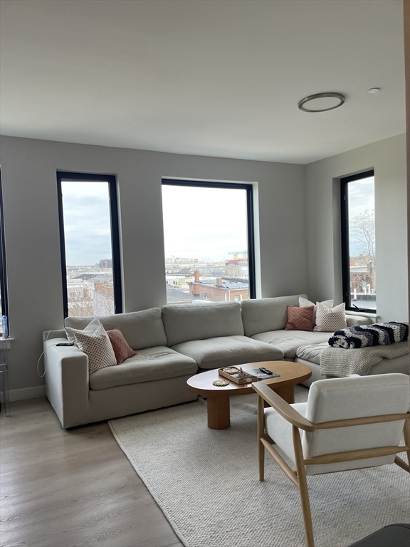 400 W Broadway # 405