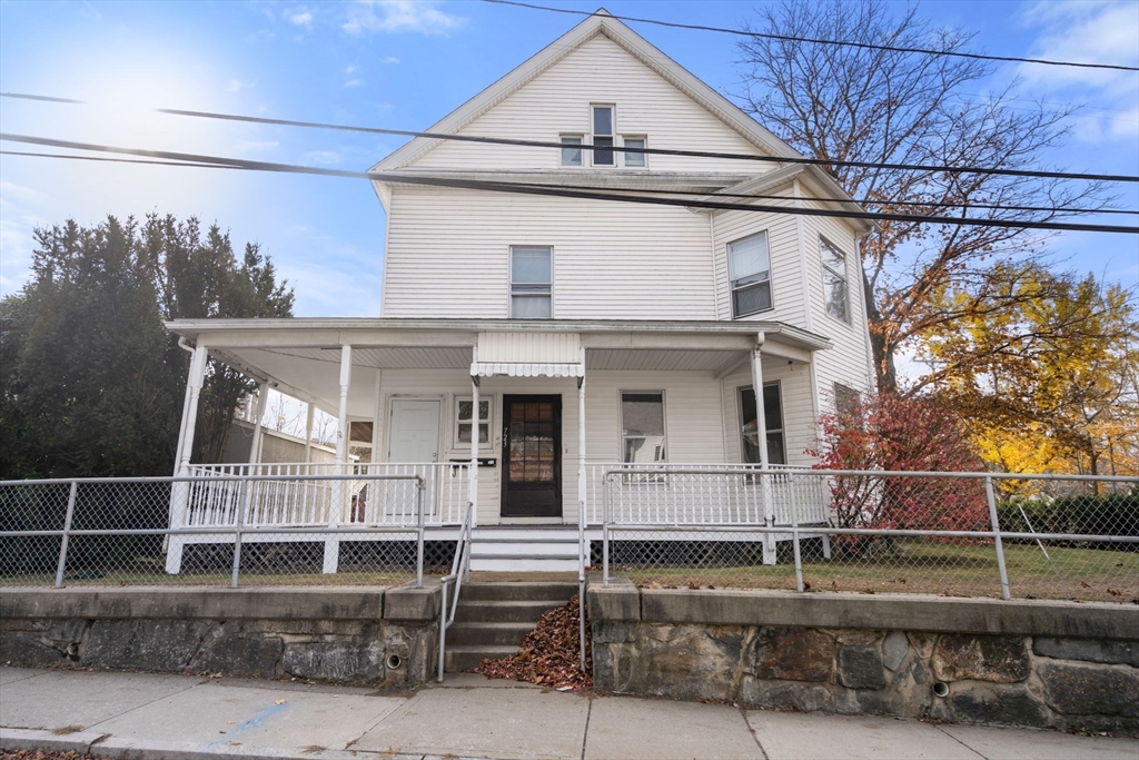 723 Main St