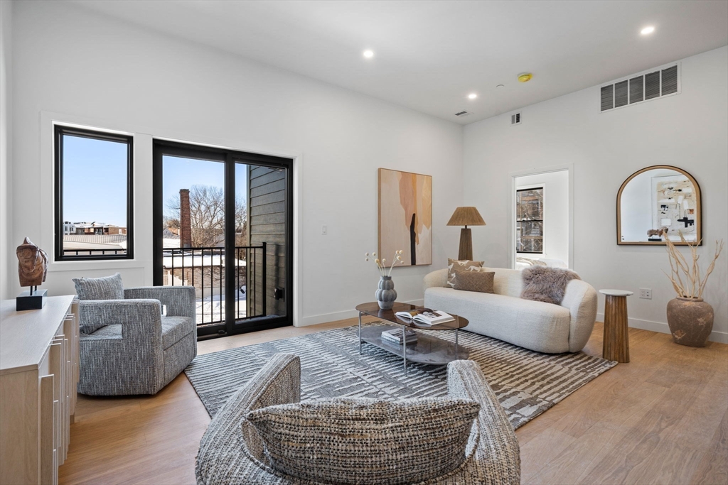 125 Addison Street # 206