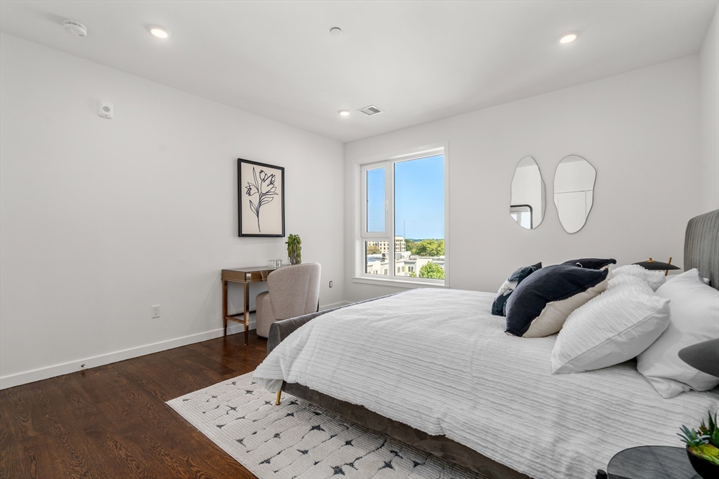 267 Old Colony # 605