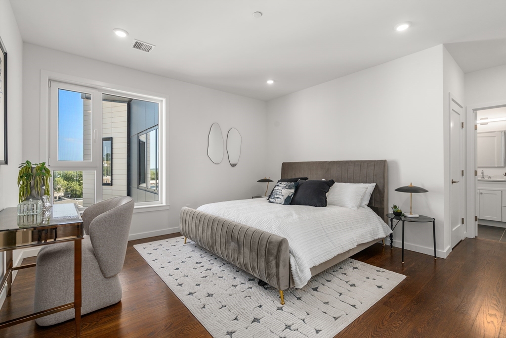 267 Old Colony # 605