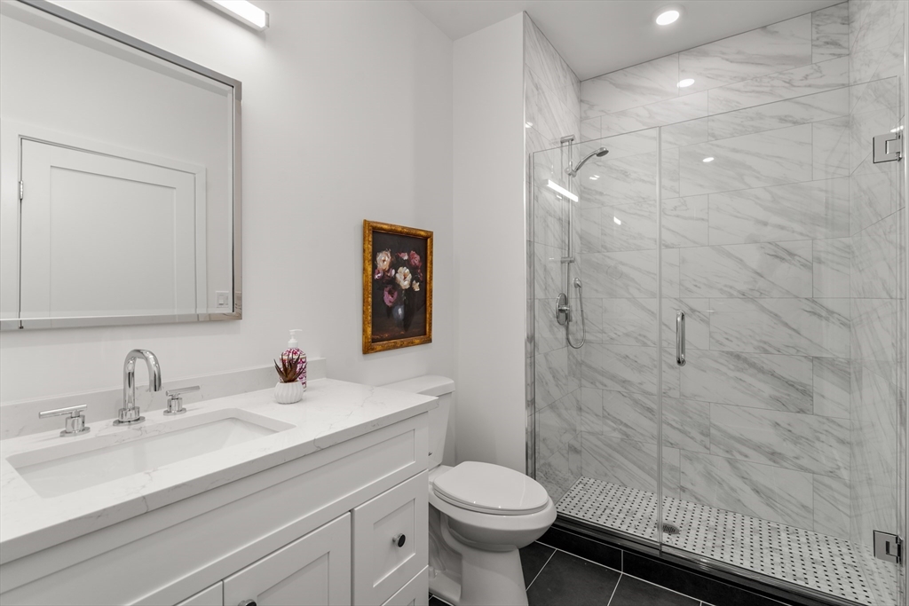 267 Old Colony # 605