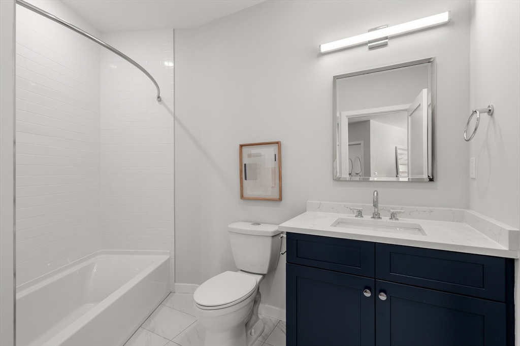 267 Old Colony # 605