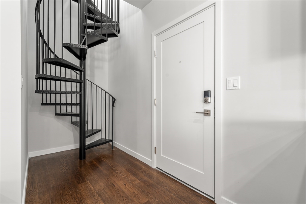 267 Old Colony # 605