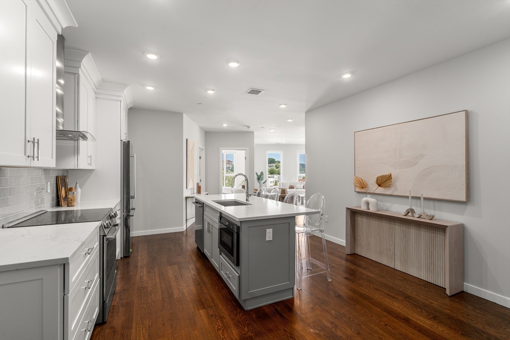 267 Old Colony # 605