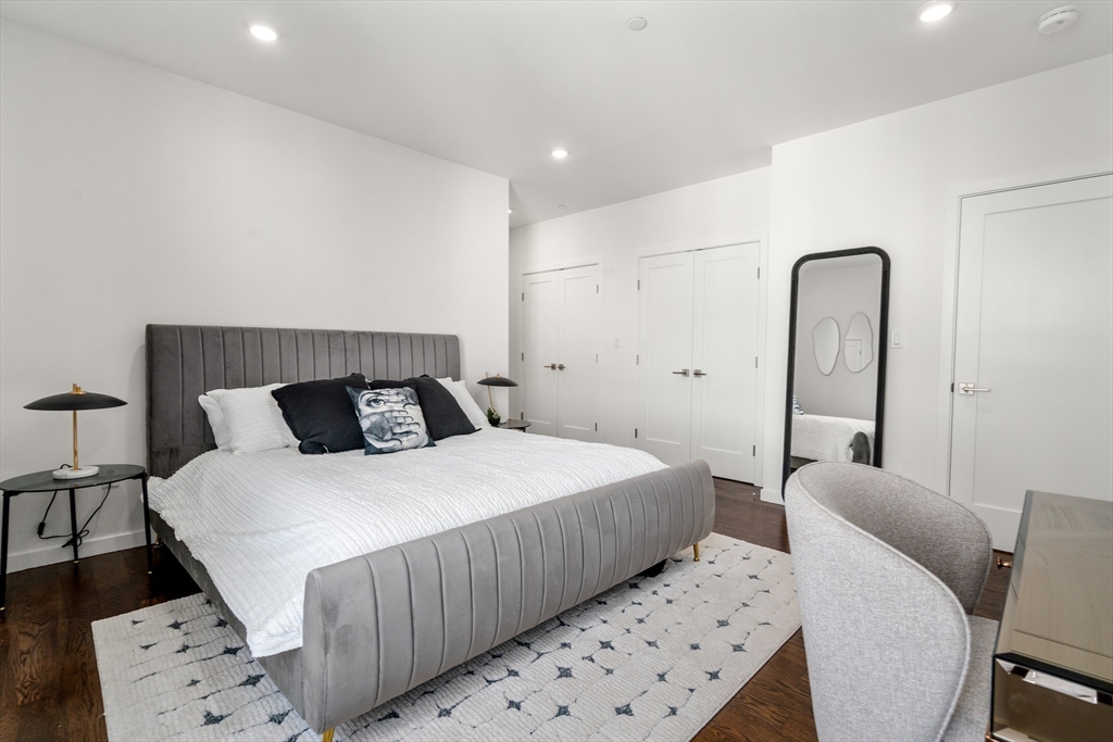 267 Old Colony # 605