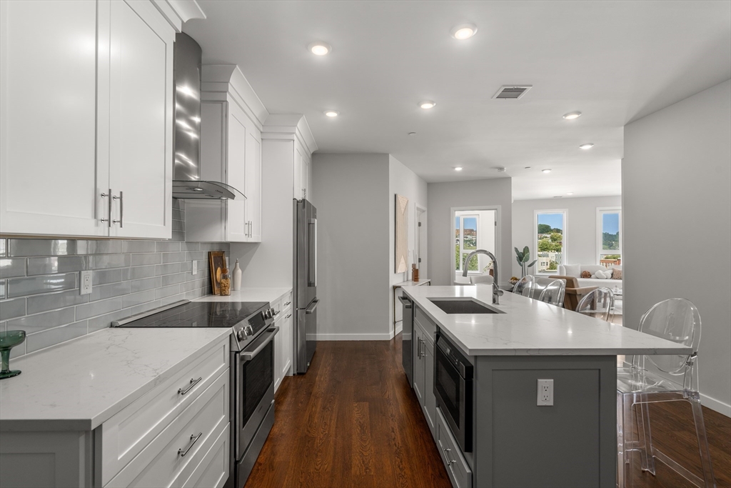 267 Old Colony # 605