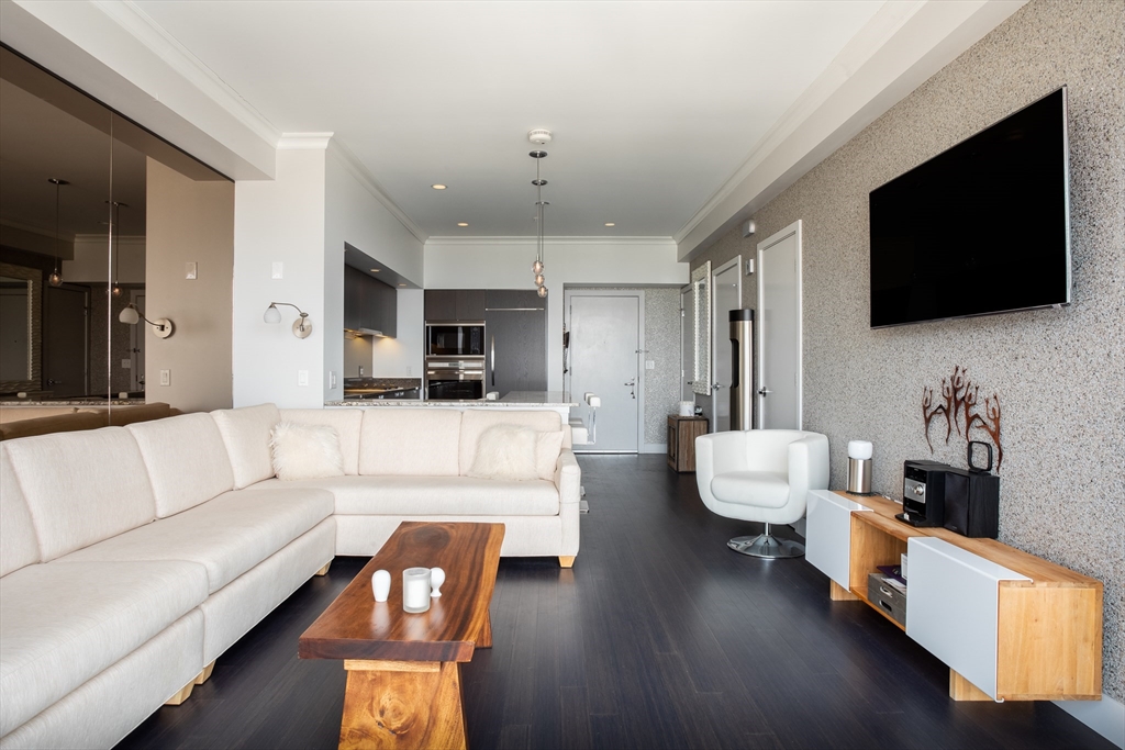 110 Stuart Street # 23F