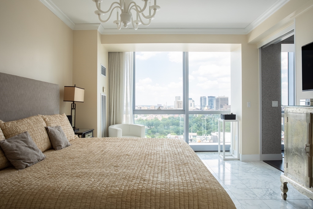 110 Stuart Street # 23F