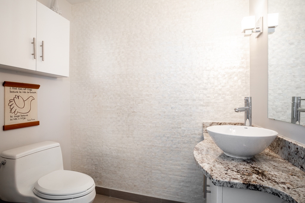 110 Stuart Street # 23F