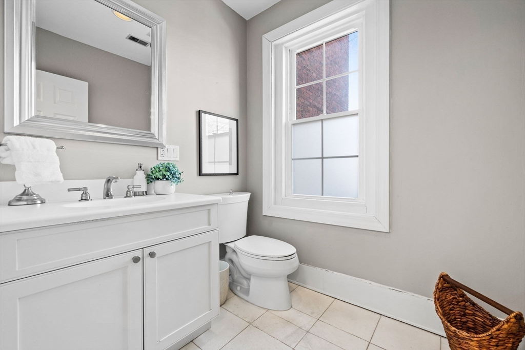 20 Sullivan St # 2