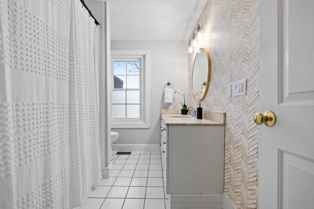 20 Sullivan St # 2