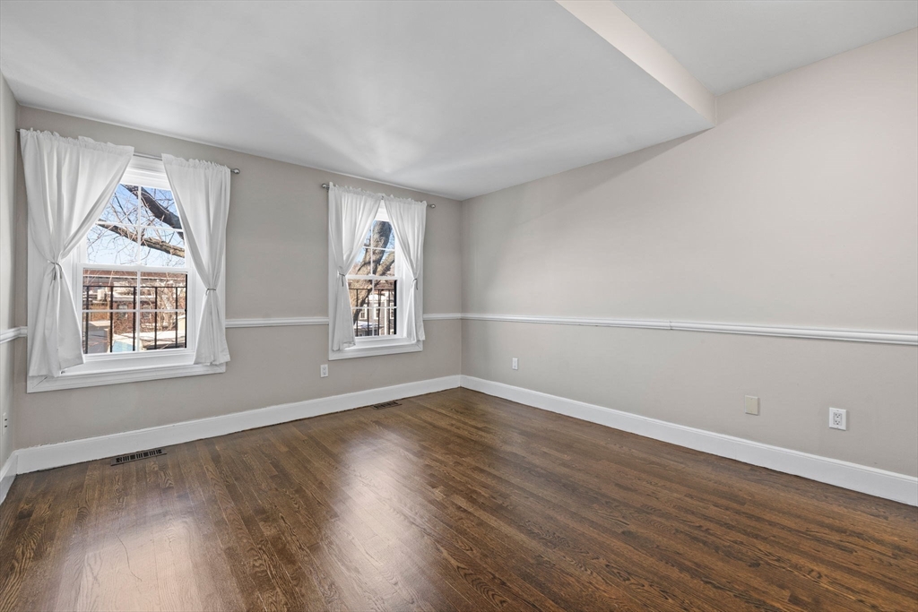 20 Sullivan St # 2