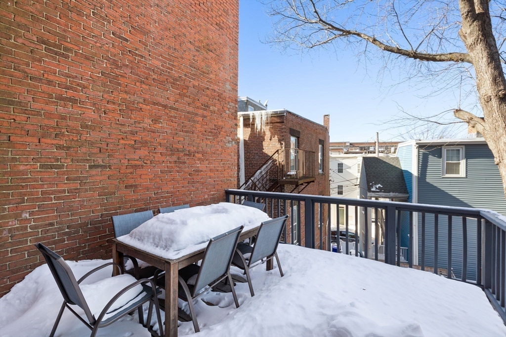20 Sullivan St # 2