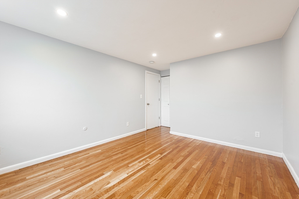 15 Staples Avenue # 31