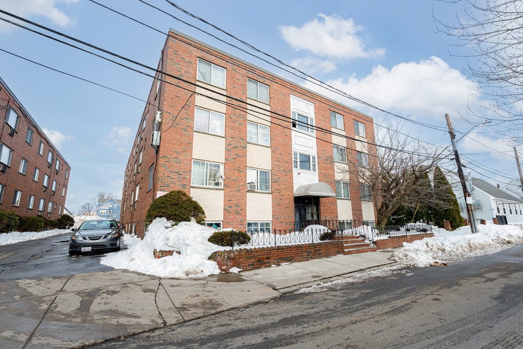 15 Staples Avenue # 31