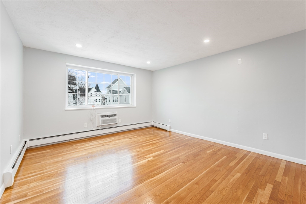 15 Staples Avenue # 31