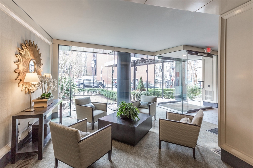 145 Pinckney St # 404