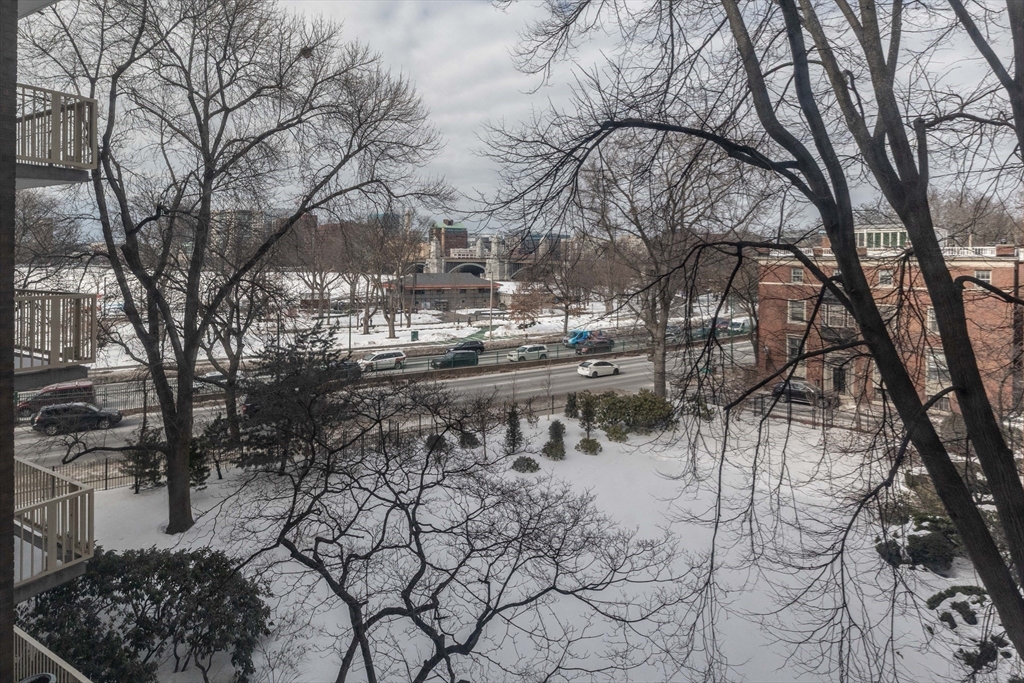 145 Pinckney St # 404