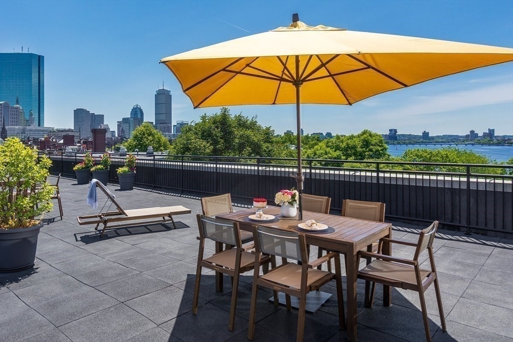 145 Pinckney St # 404