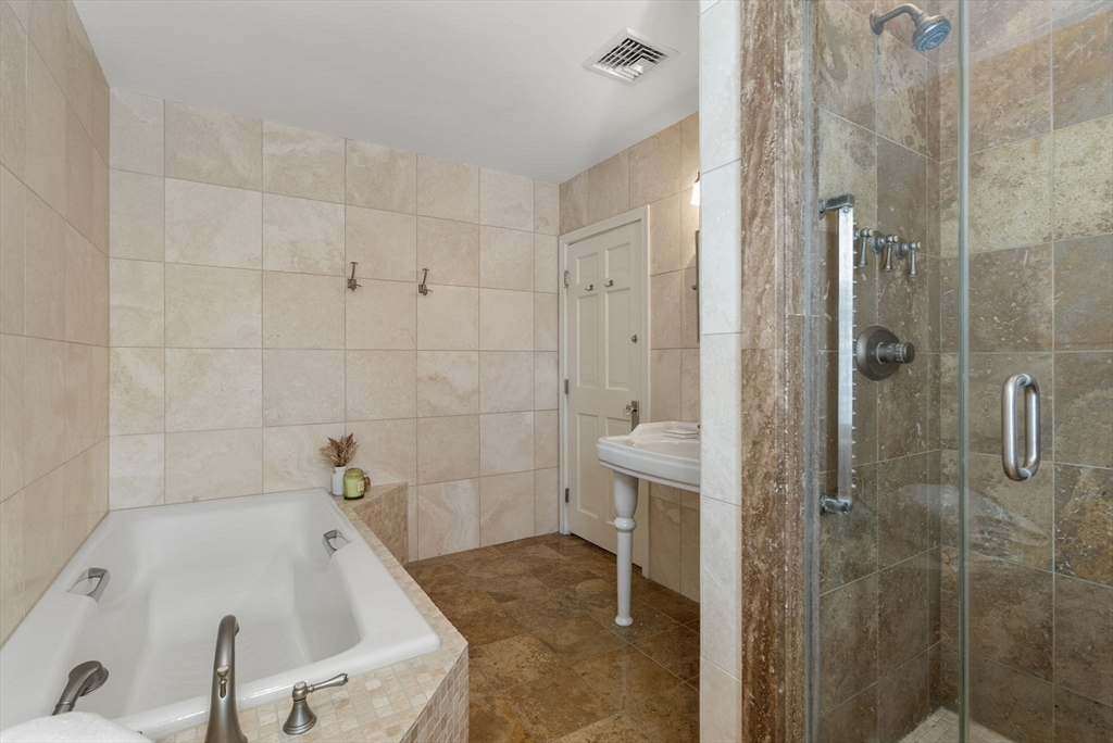 10 Queen Anne Rd