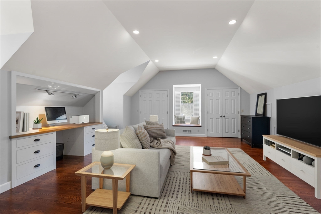 10 Queen Anne Rd