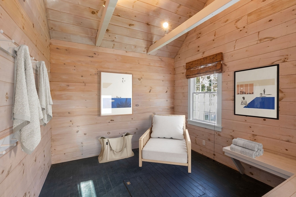 10 Queen Anne Rd