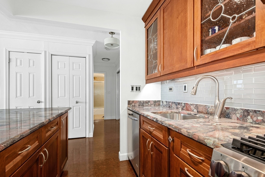 8 Whittier Pl # 22D