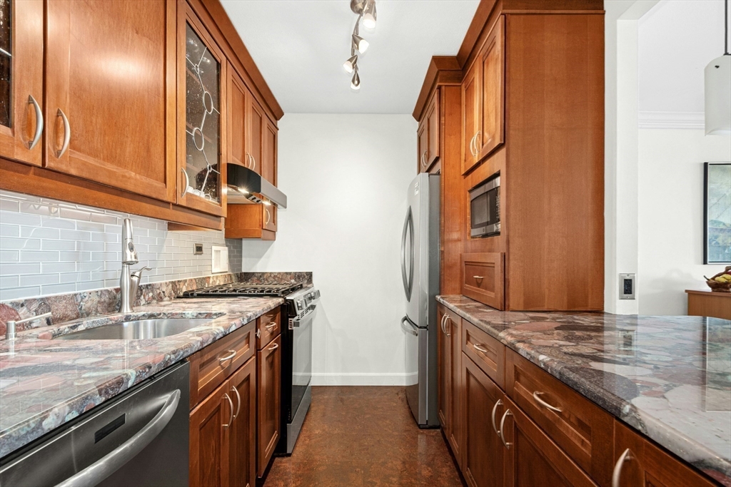 8 Whittier Pl # 22D