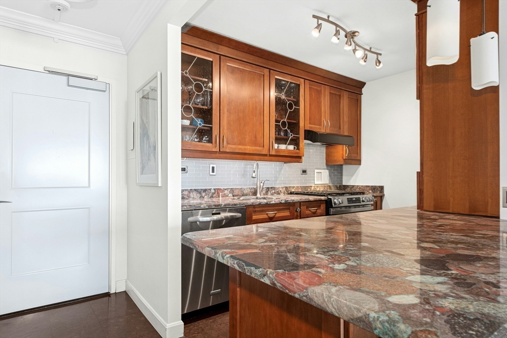 8 Whittier Pl # 22D