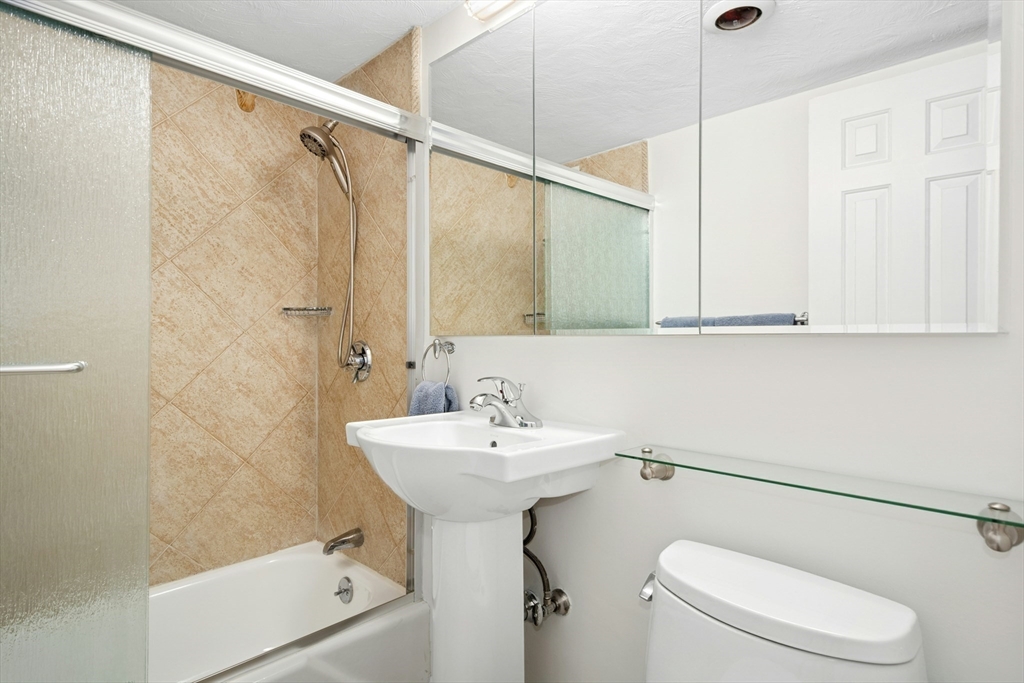 8 Whittier Pl # 22D