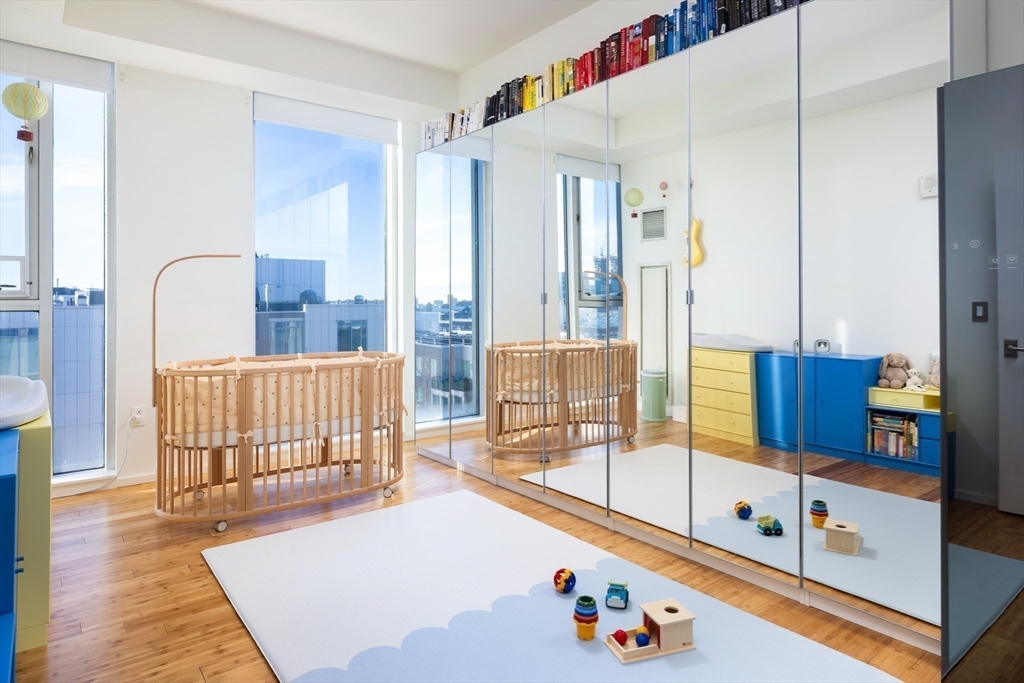 2 Earhart Street # 904