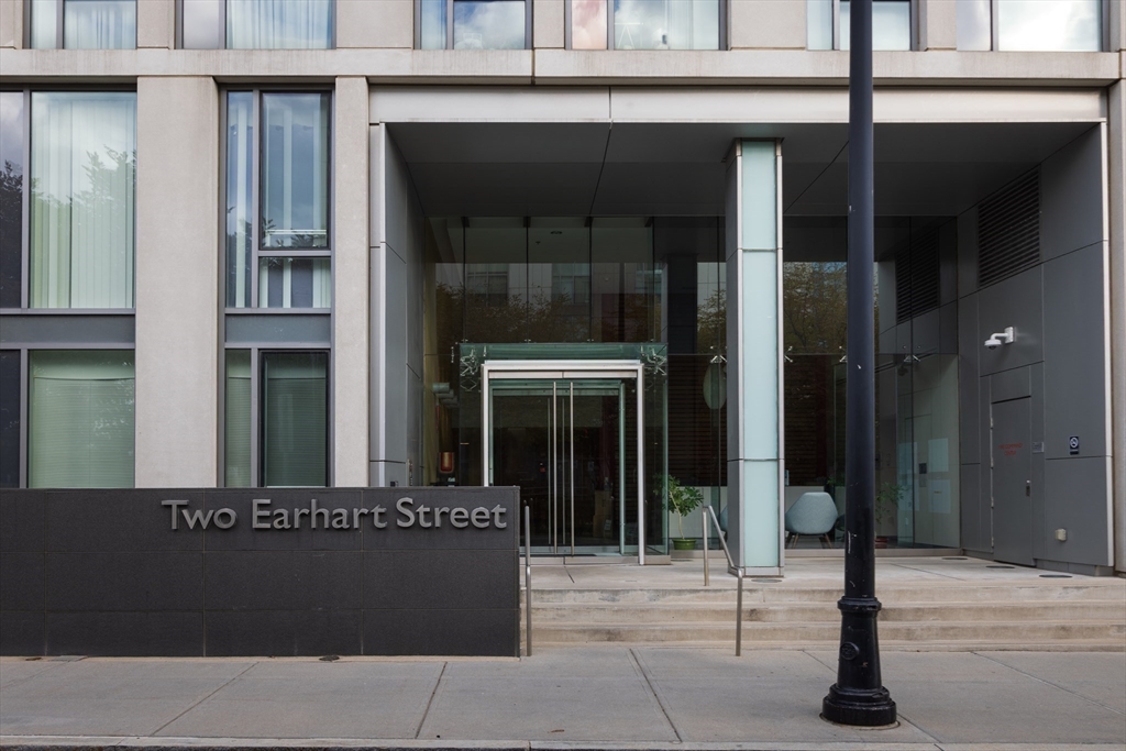 2 Earhart Street # 904