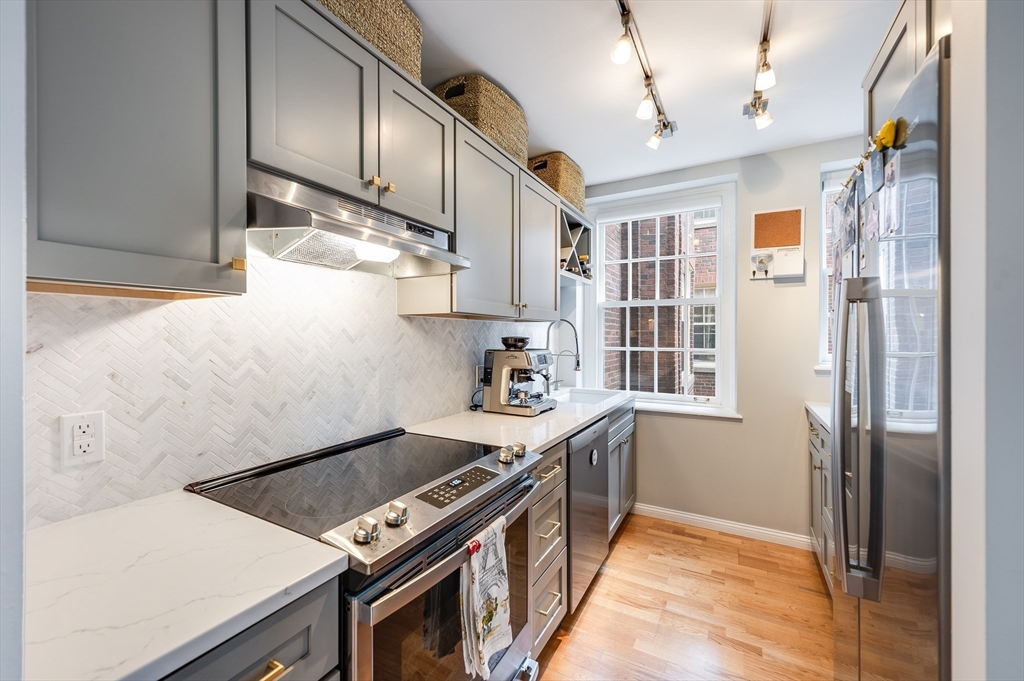 15 River St # 704