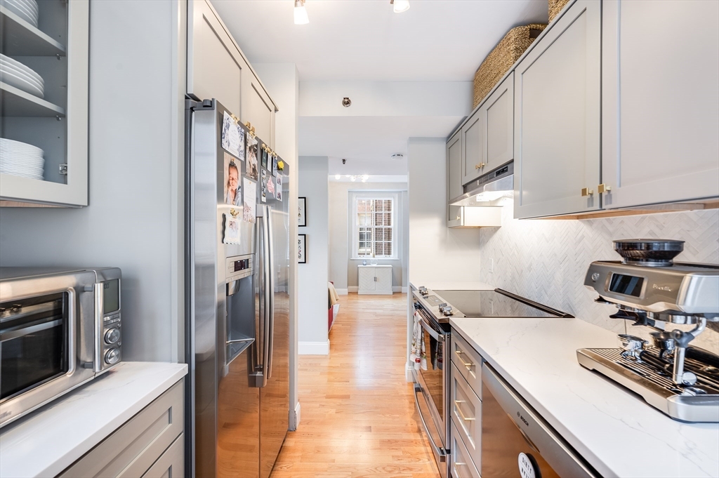 15 River St # 704