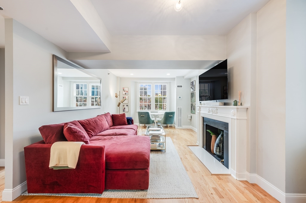 15 River St # 704