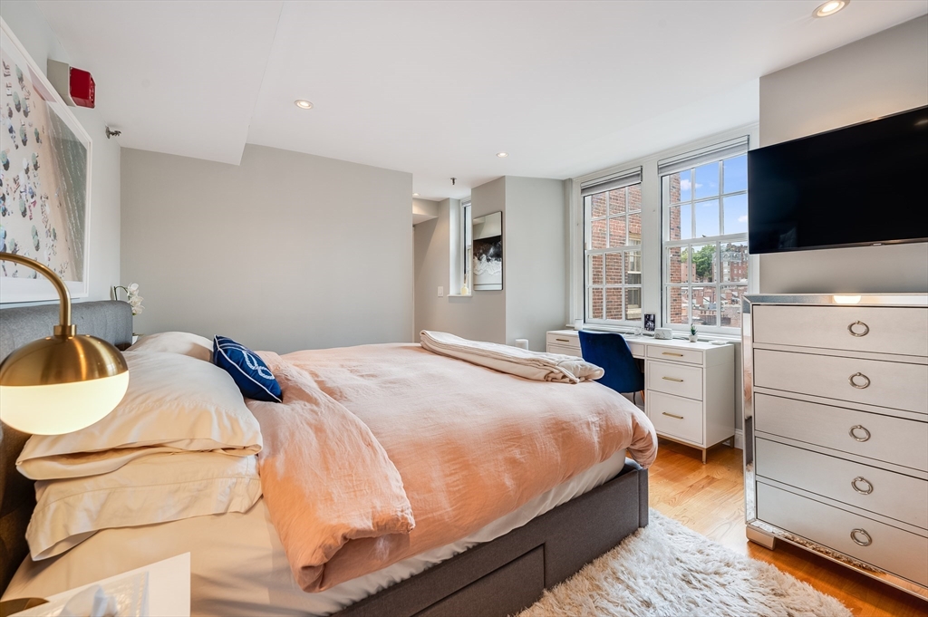 15 River St # 704