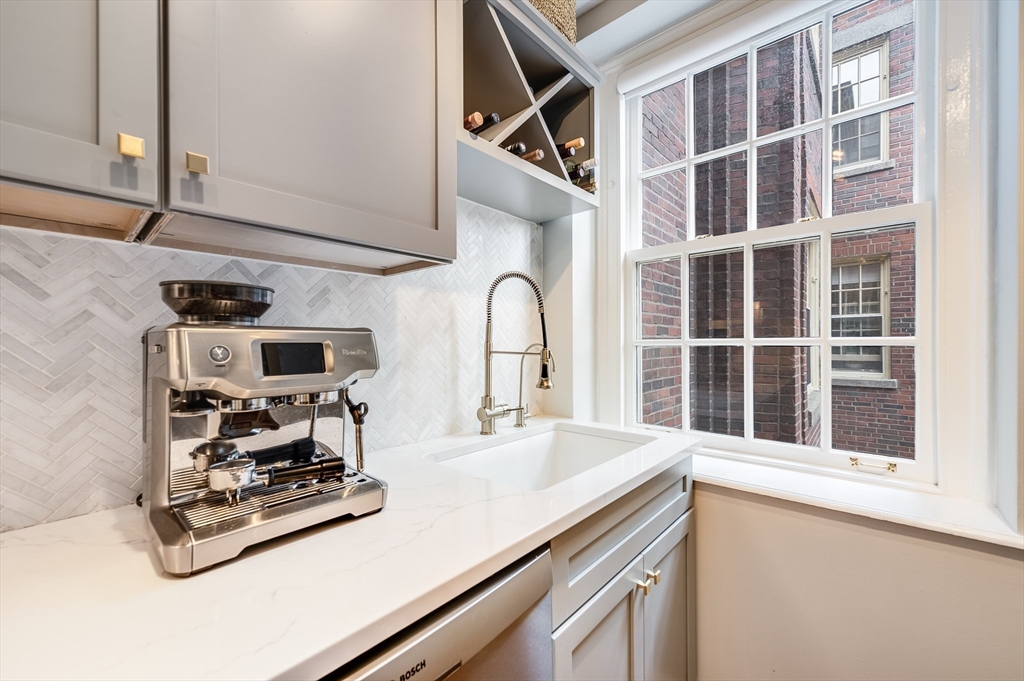 15 River St # 704
