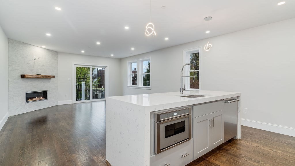 555 East 5th Street PH