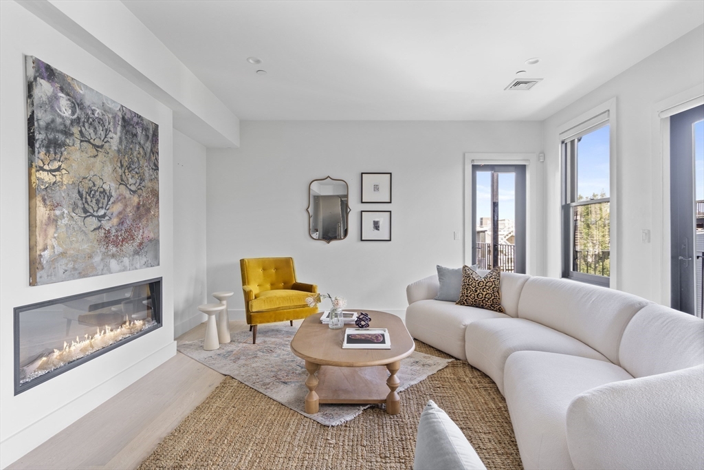 586 E 3rd # 3