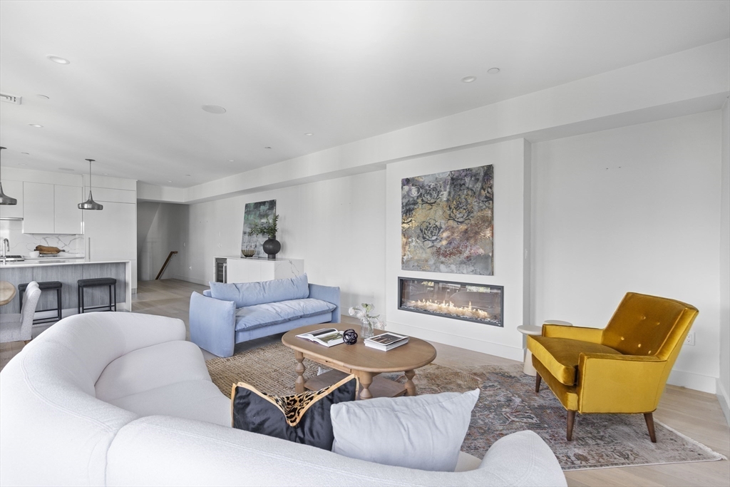 586 E 3rd # 3