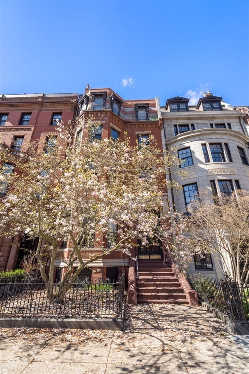 249 Commonwealth Ave
