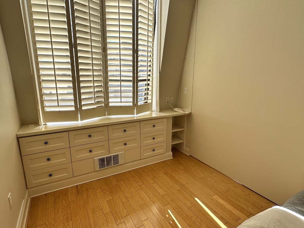 160 Commonwealth Avenue # 704