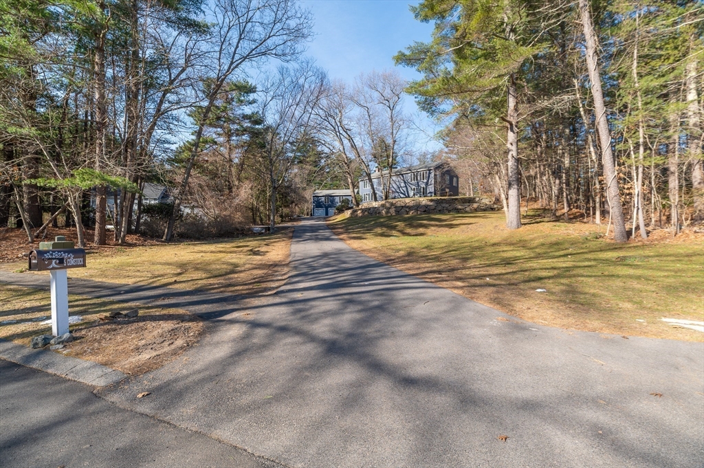 5 Comstock Lane