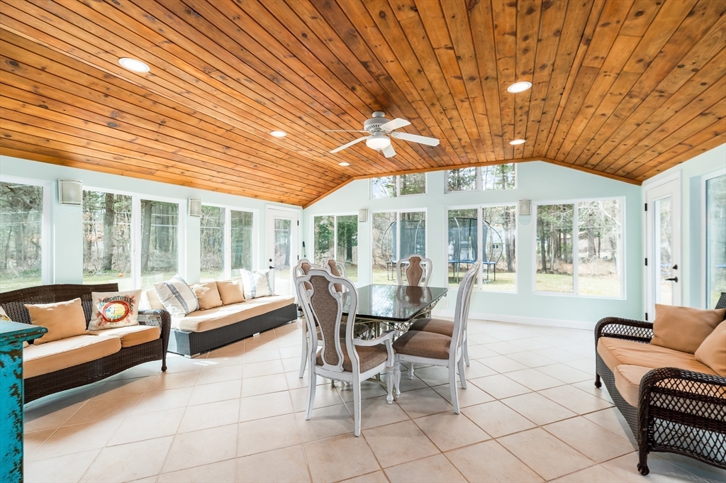 5 Comstock Lane