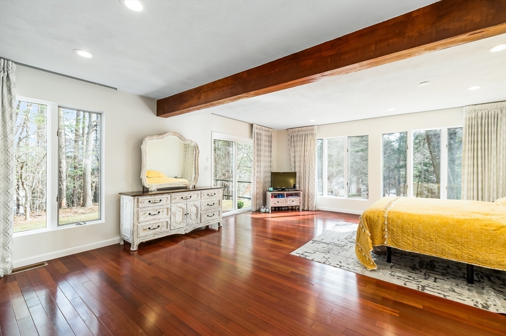 5 Comstock Lane