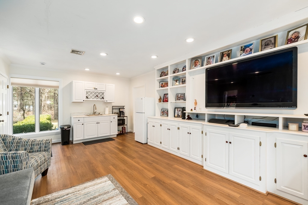 5 Comstock Lane