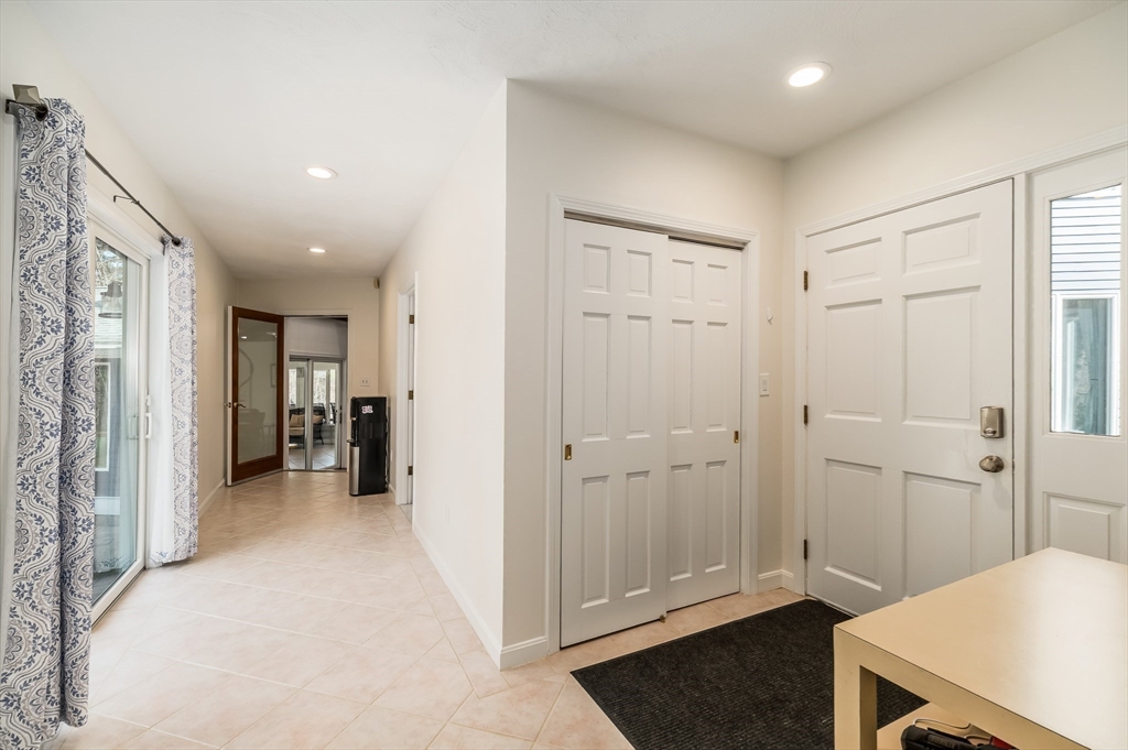 5 Comstock Lane