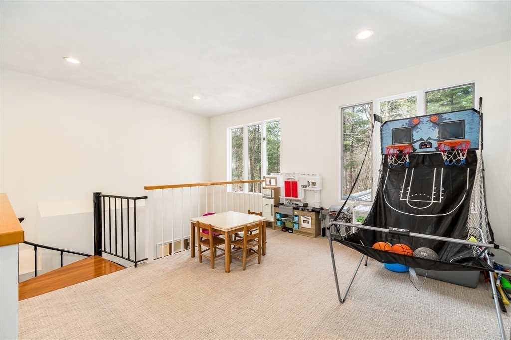 5 Comstock Lane